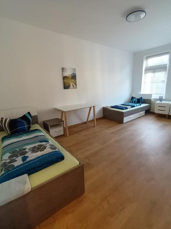 Rockys Ferienwohnung Mitte Markkleeberg Esterno foto